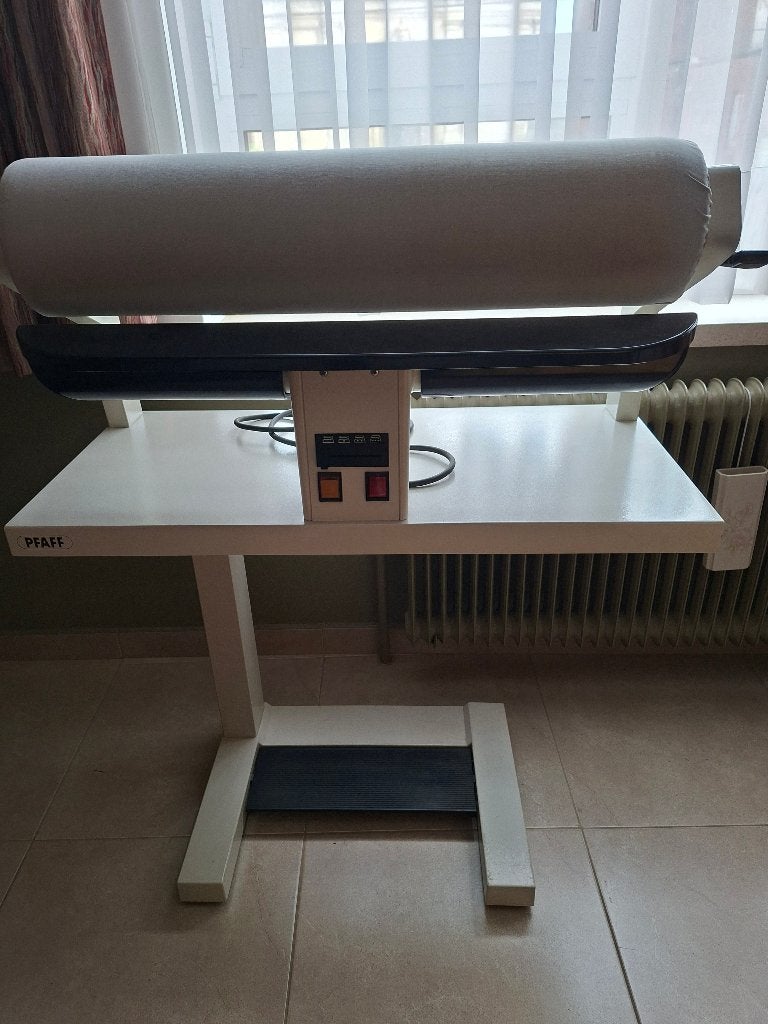 Strijkmachine PFAFF – 651 Electronic, Ophalen, Gebruikt, Strijkijzer met snoer