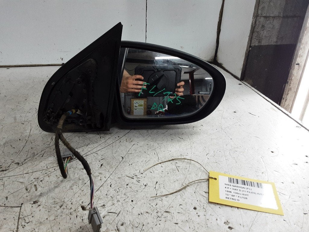 RETROVISEUR EXTERIEUR DROIT Nissan Qashqai (J10), Germany@nissan-services.eu, Kronenweg 38
50389  Wesseling, DE, Utilisé, Nissan