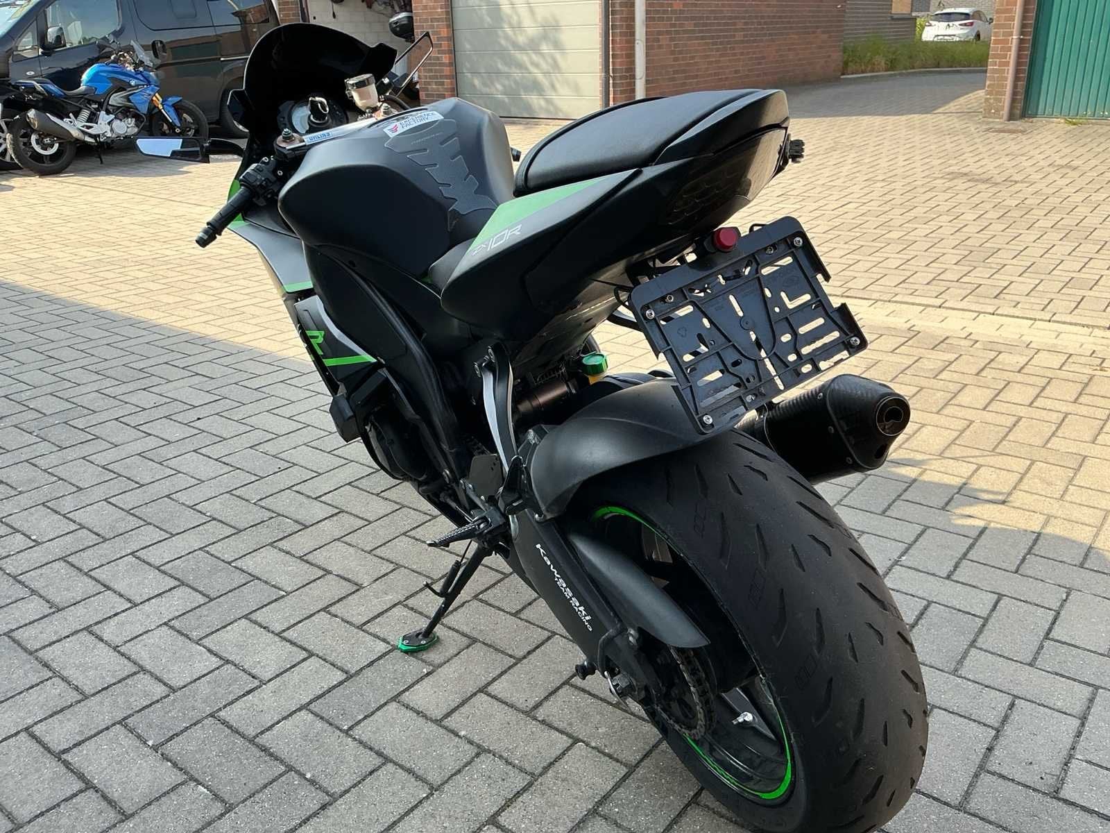 Kawasaki Ninja ZX-10R Motorfiets, Bedrijf, Overig
