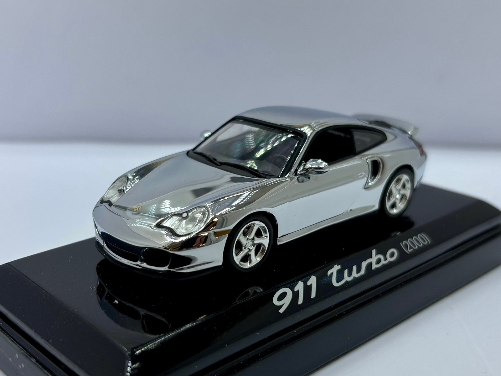 1:43 Porsche 911 turbo (2000) Chrome, Ophalen of Verzenden, Zo goed als nieuw