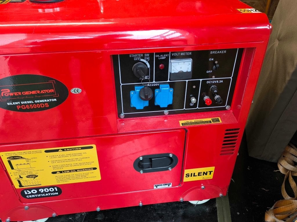 Generator te koop, Doe-het-zelf en Bouw, Ophalen, Zo goed als nieuw, 5 tot 10 kVA, Elektrisch startend