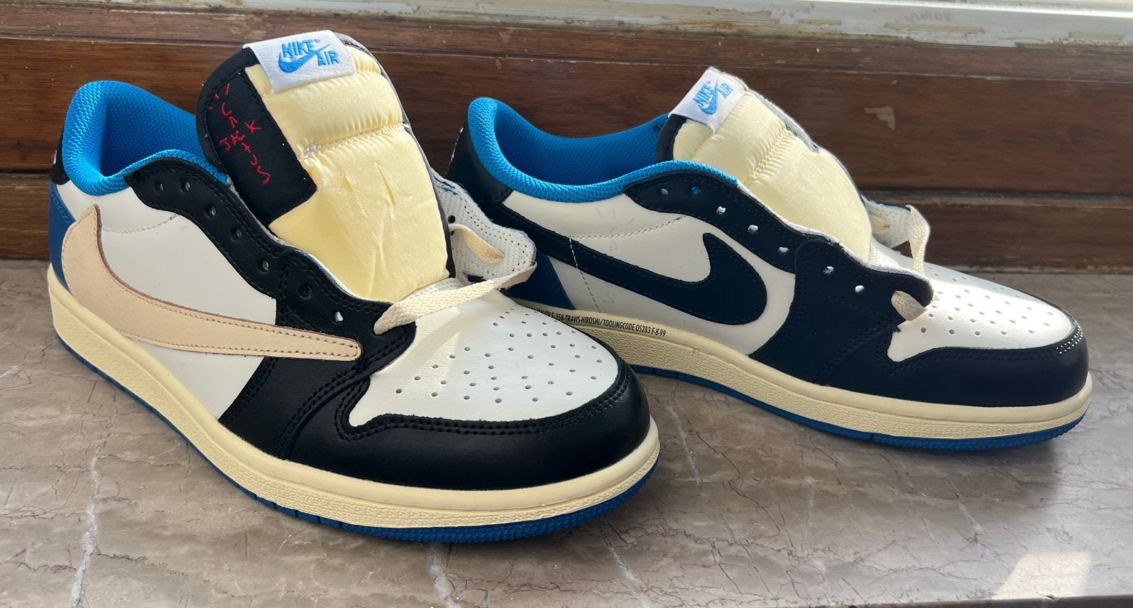 Air Jordan 1 low X Travis Scott, Neuf, Enlèvement, Blanc, Baskets