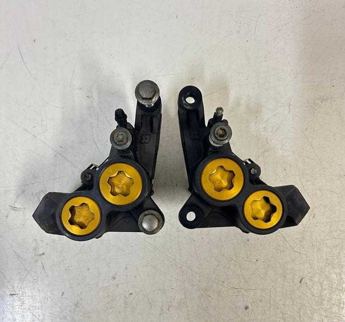 Etrier Frein Tmax 500 530 560 sx dx, Ophalen, Gebruikt