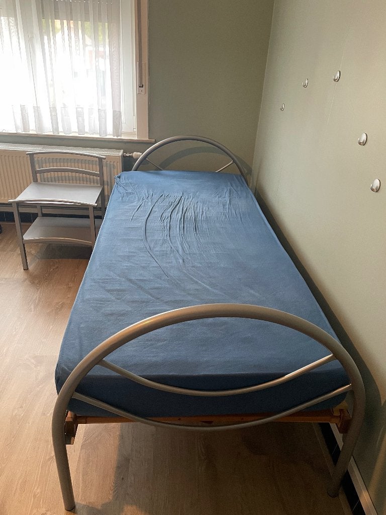 Bed (1p), Ophalen, 90 cm, Eenpersoons, Zo goed als nieuw