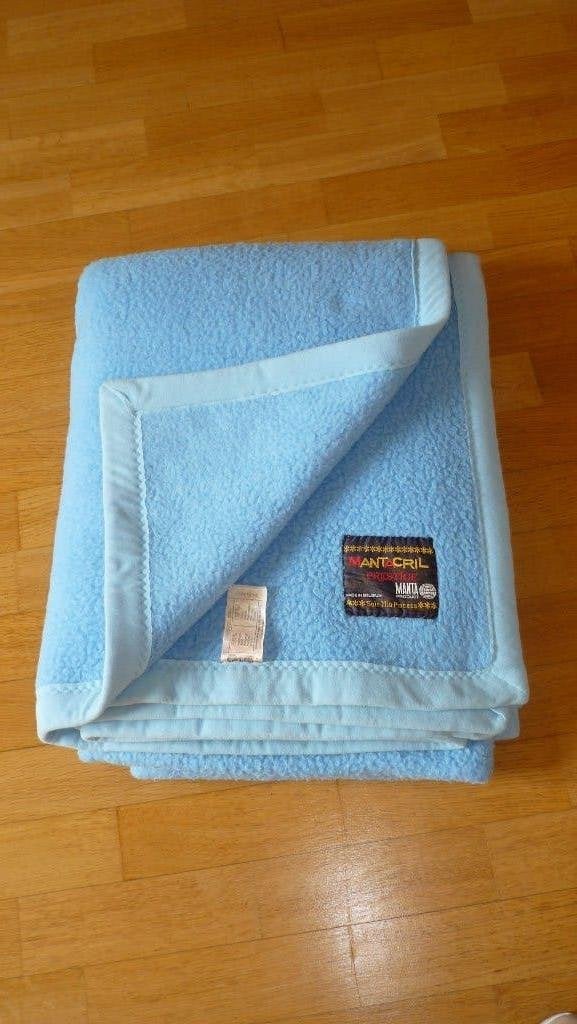 Couverture vintage Manta Mantacril Prestige (180 x 220 cm), Maison & Meubles, Chambre à coucher | Linge de lit, Enlèvement ou Envoi