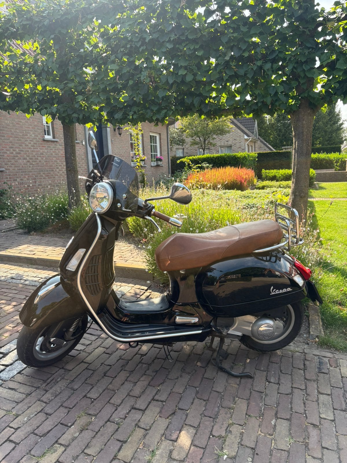 Vespa 125cc  zwart/bruin  25.194 km, Fietsen en Brommers, Ophalen, Gebruikt, Overige modellen, 125 cc