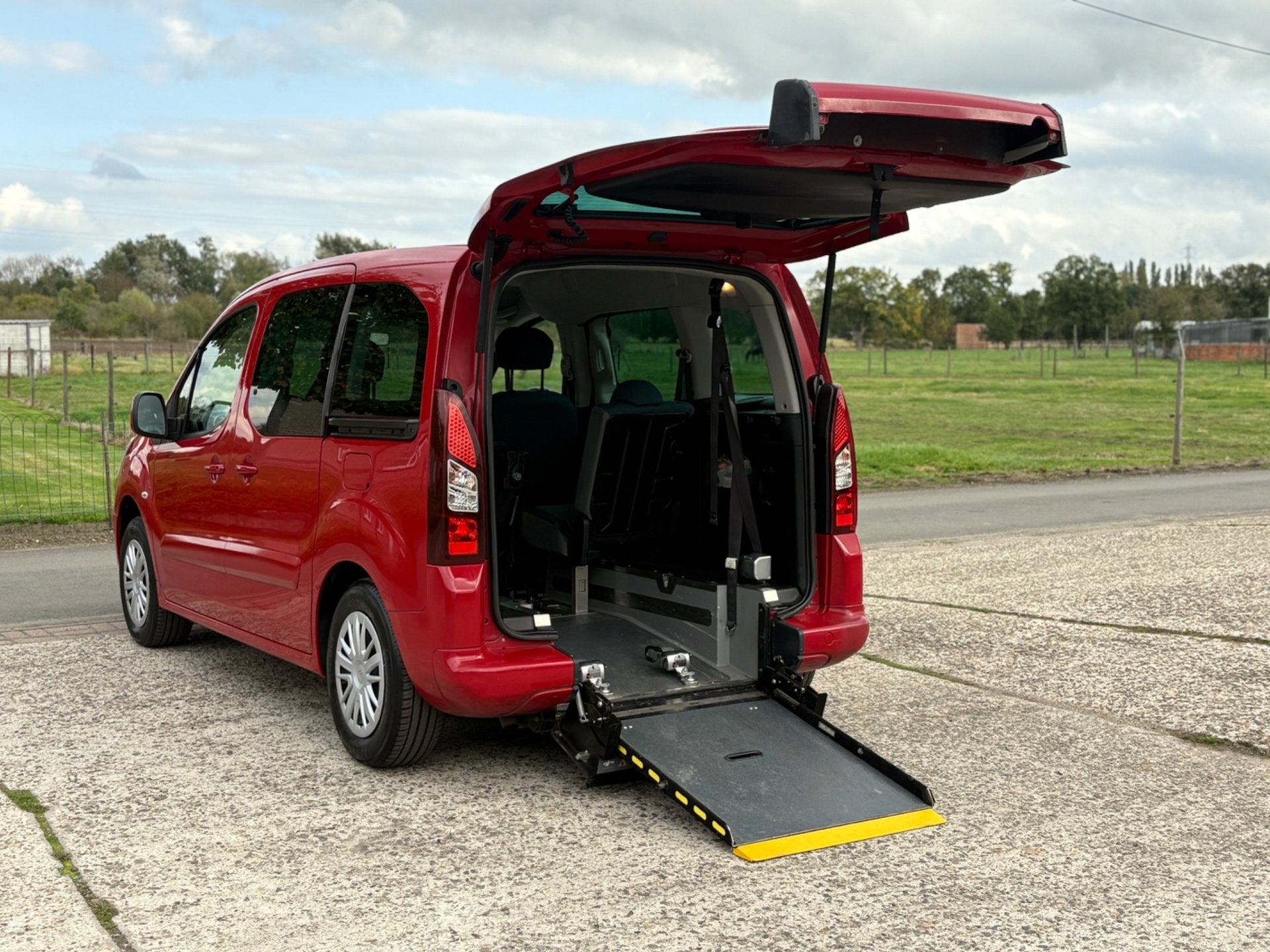 ️Citroen Berlingo 1.2 benzine Rolstoel Invalide TPMR, Gebruikt, Euro 6, 1199 cc, 108 pk