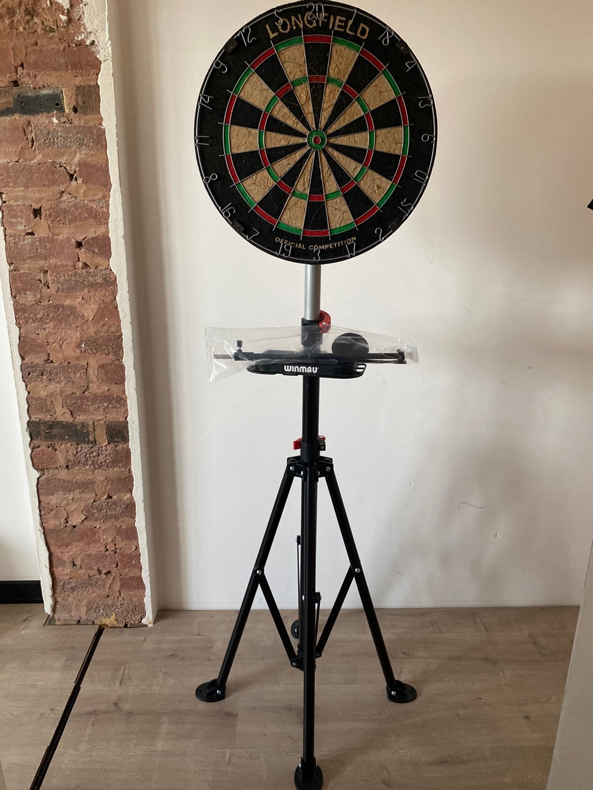 Zo goed als nieuw winmau extreme 2 dart dartsbord standaard, Sport en Fitness, Darts, Ophalen of Verzenden, Zo goed als nieuw