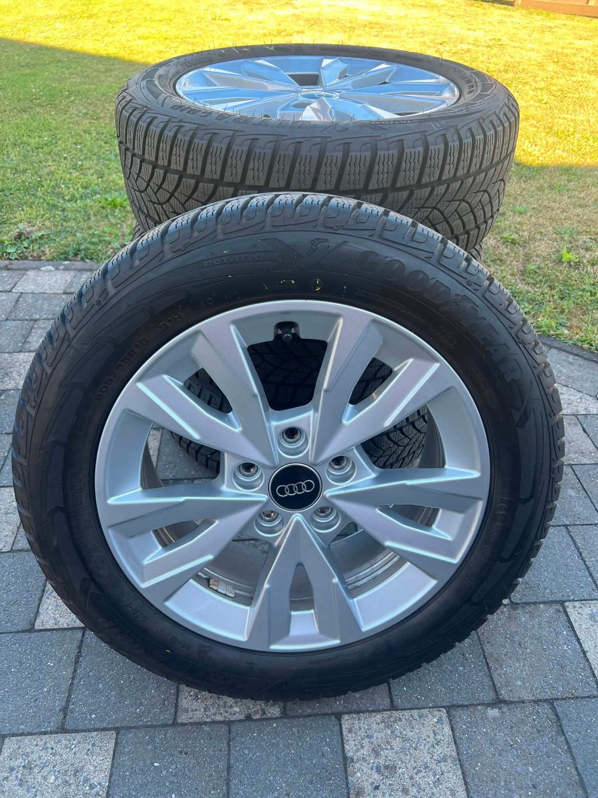 ORIG. JANTES AUDI A3 8Y AVEC PNEUS D'HIVER 205/55/R16, Pneus et Jantes, Pneus hiver, 16 pouces, Véhicule de tourisme