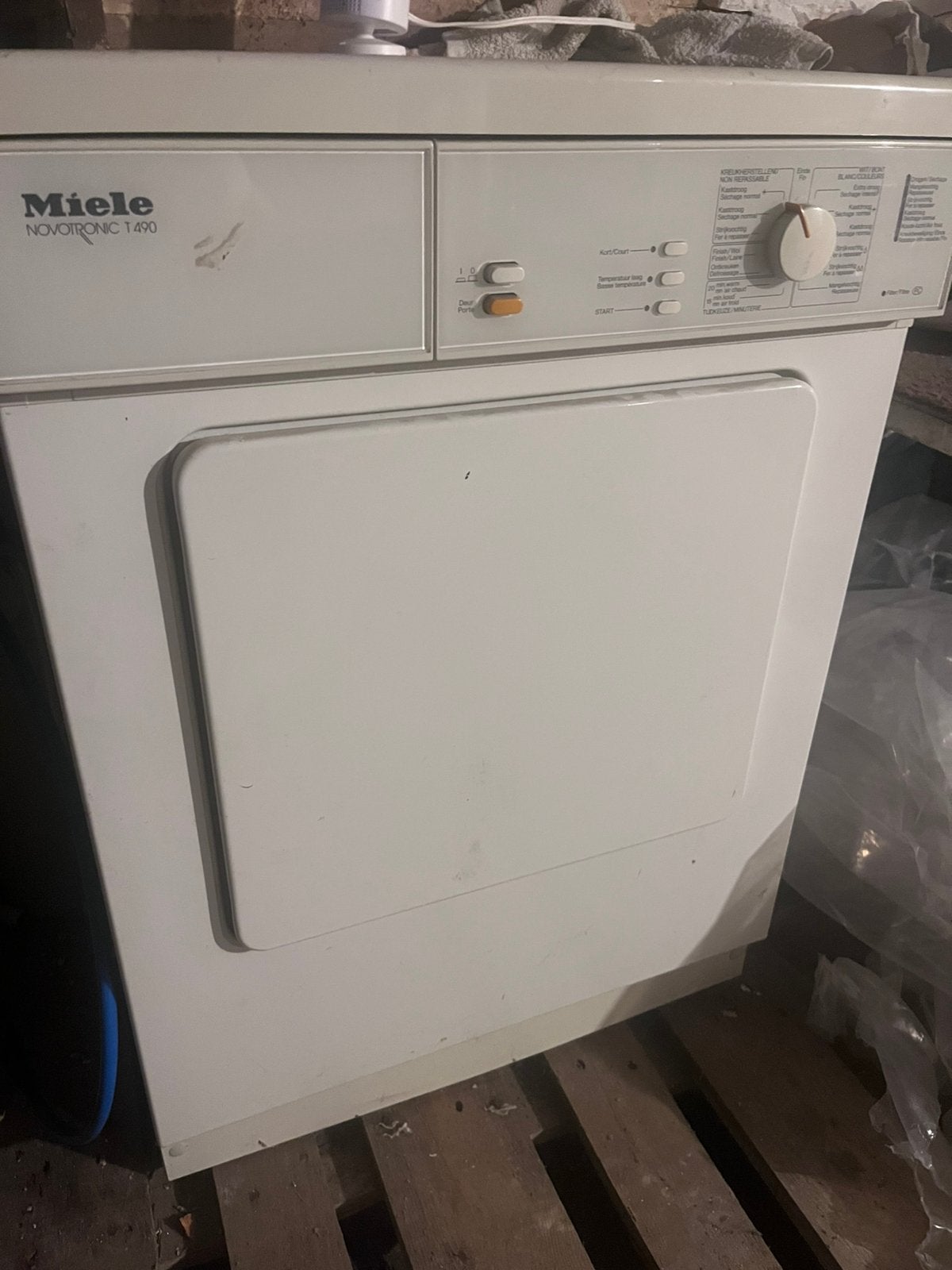 Miele droogkast, geen confenserende met uitblaas, Ophalen, Gebruikt
