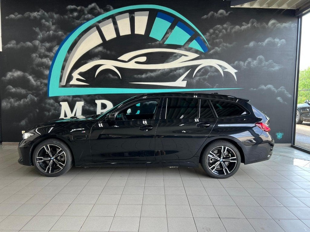 BMW 330E / M -pack / Slechts 21.350 km, Automaat, Achterwielaandrijving, Zwart, Leder