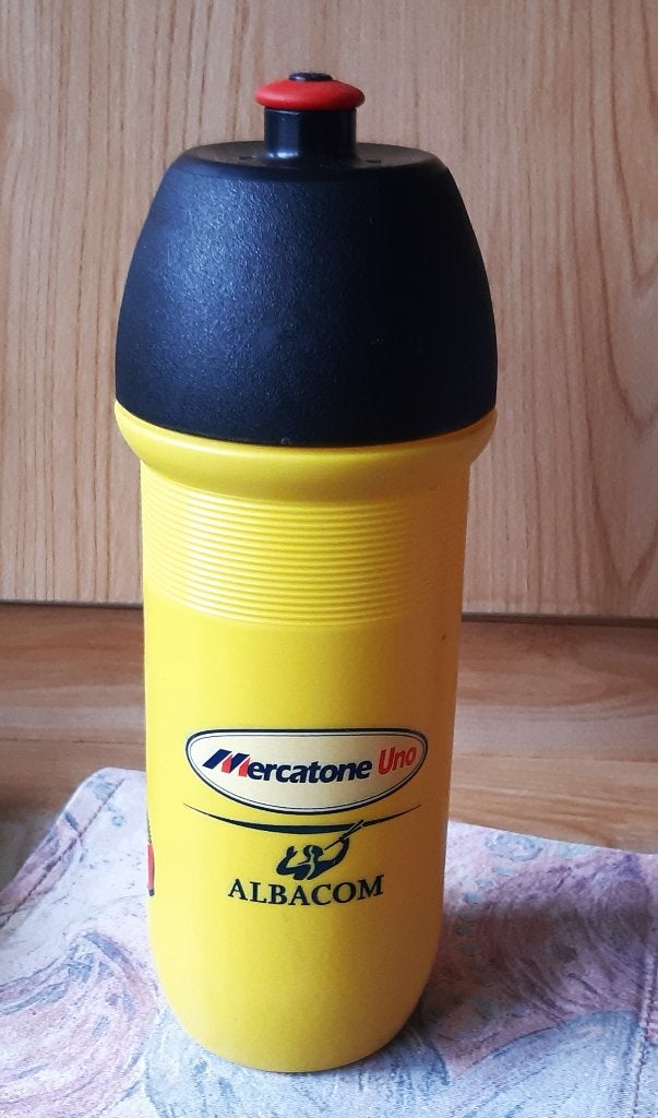 Wielrennen cyclisme drinkbus bidon TEAM MERCATONE UNO, Verzenden