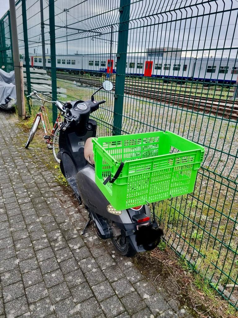 Neco BT49QT-21 (Vespa Look) - 50cc - Start niet, Fietsen en Brommers, Ophalen, Gebruikt, Vespa