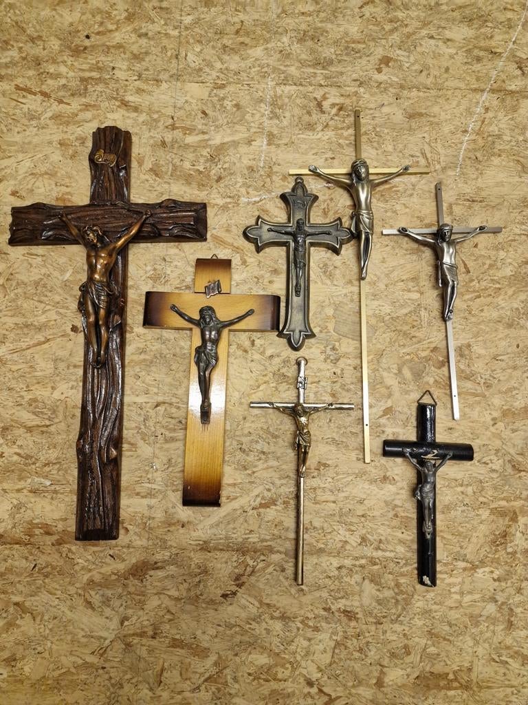 Collectie kruisbeelden, Verzamelen, Ophalen, Gebruikt, Christendom | Katholiek
