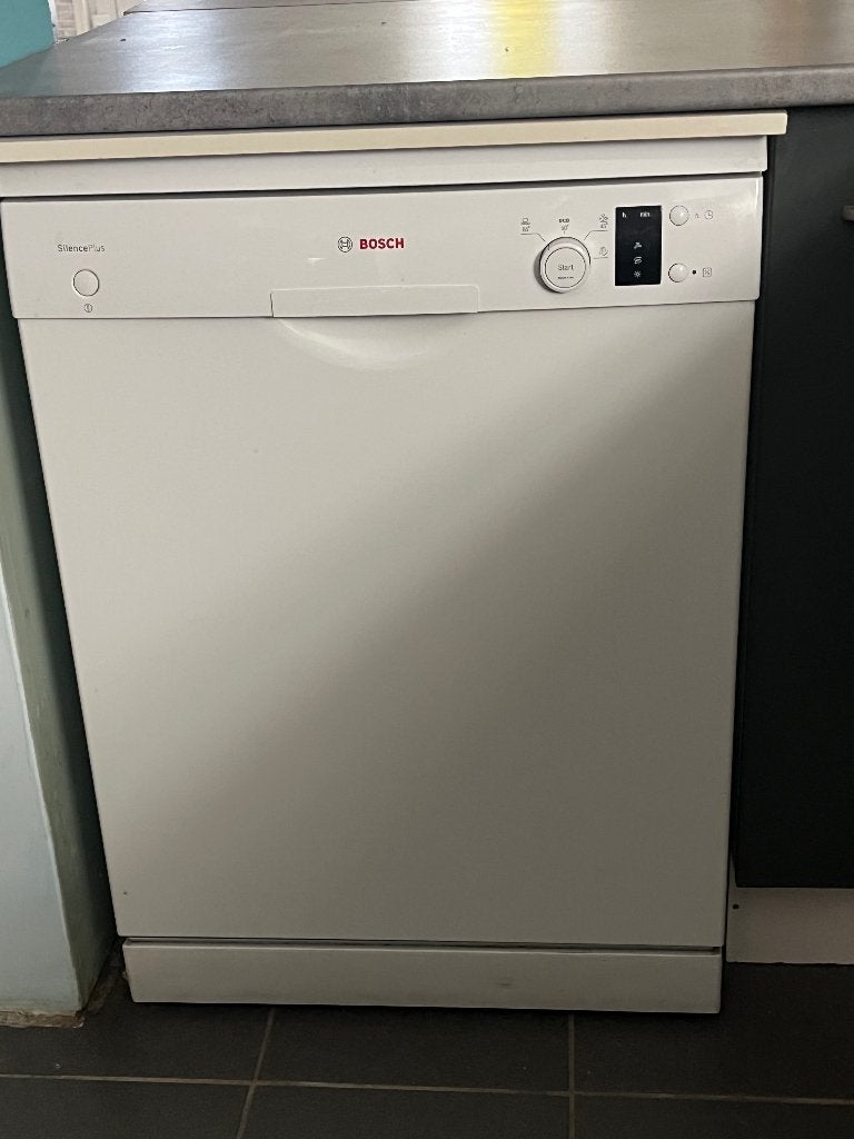 Afwasmachine BOSCH - vrijstaand - prima staat, Elektronische apparatuur, Ophalen, Gebruikt, Minder dan 10 liter, 85 tot 90 cm