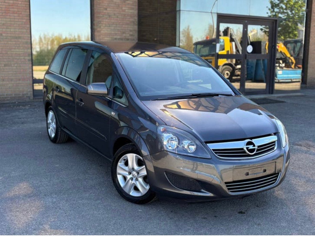 Opel Zafira 1.6 essence Airco 7 Place, Auto's, https://public.car-pass.be/vhr/78e83ea3-7a29-4071-9c3f-01070116b8ce, Elektrische ramen