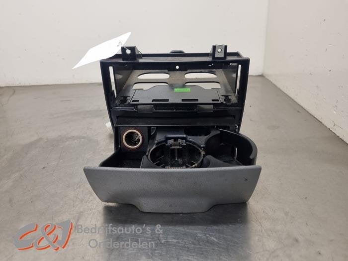 Porte-gobelet d'un Volkswagen Crafter, Volkswagen, -, 3 mois de garantie, Utilisé