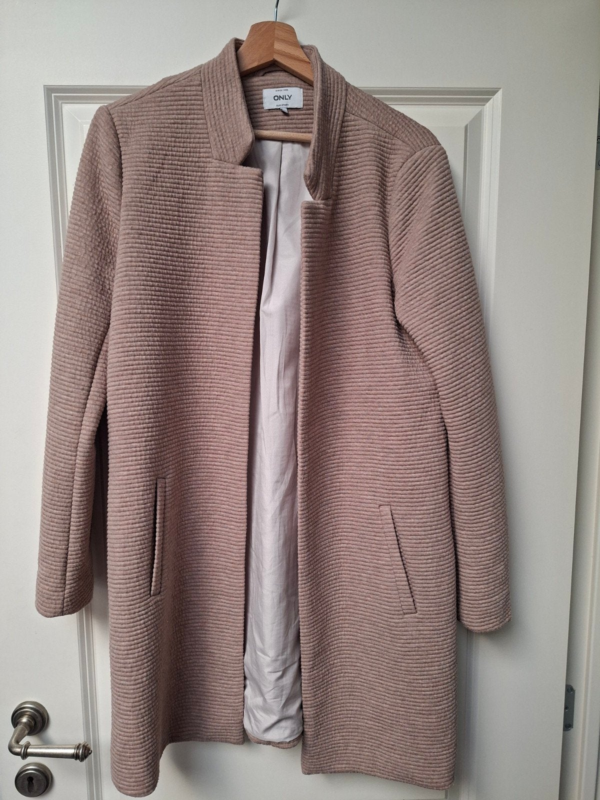 Jas Only maat L, Kleding | Dames, Only, Ophalen, Maat 42/44 (L), Beige
