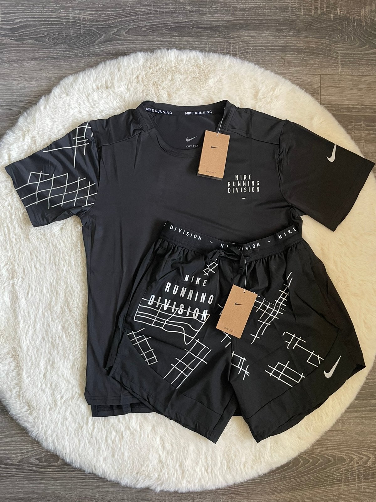 Ensemble Nike Running Division, Neuf, Général, Enlèvement, Taille 48/50 (M)