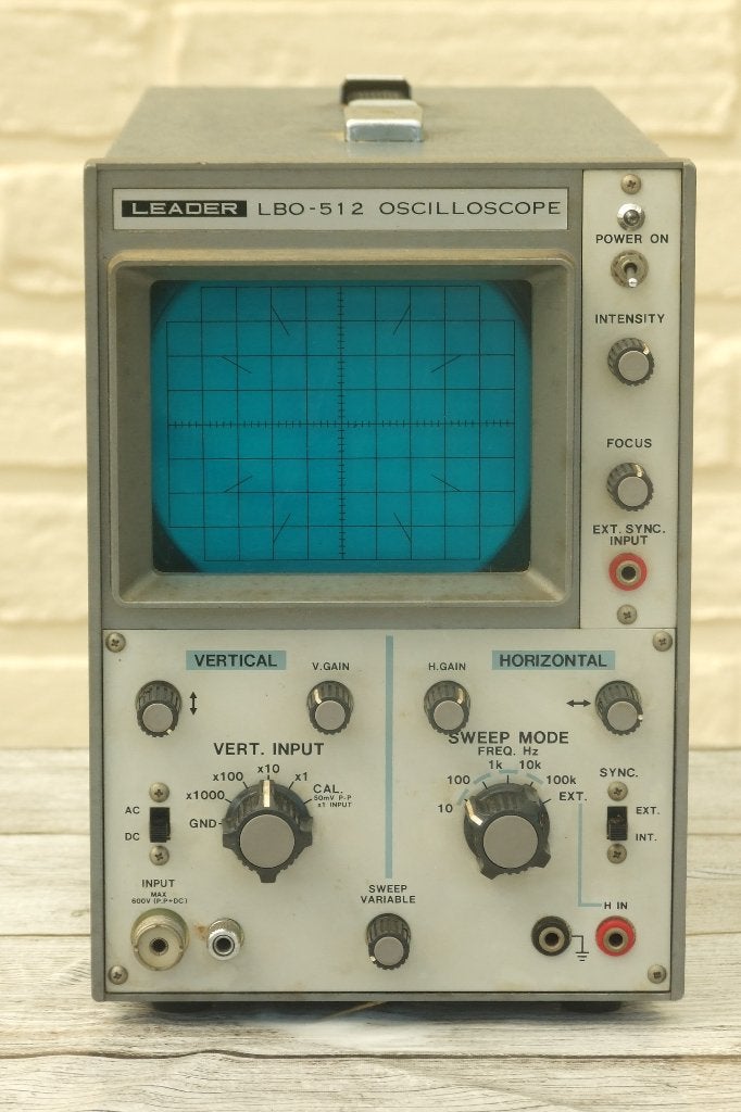 Oscilloscoop met meetprobe en handboek, proberen kan, Ophalen, Gebruikt, Multimeter