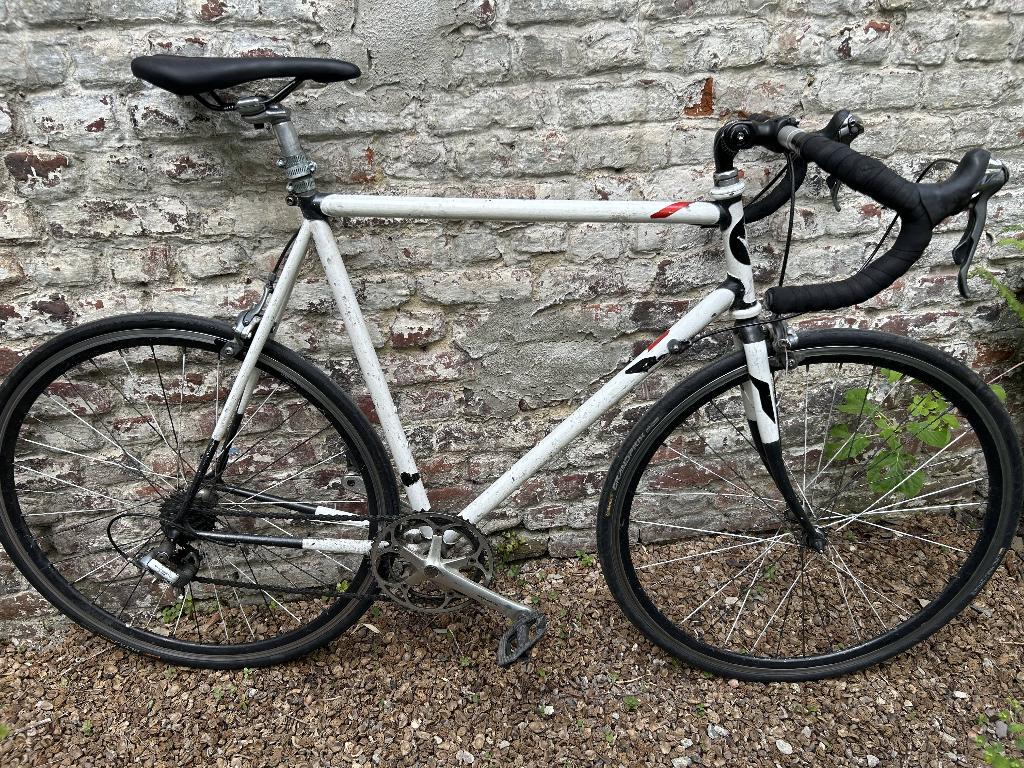 Vélo route pour la ville, Vélos & Vélomoteurs, Vélos | Vélos de course, Autres marques, Frein sur jante, Titane, Enlèvement