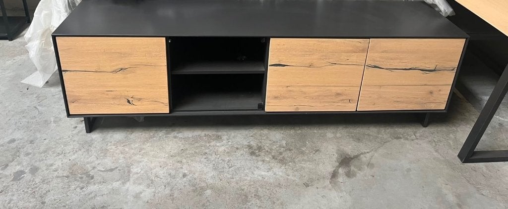 Tv kast, Ophalen