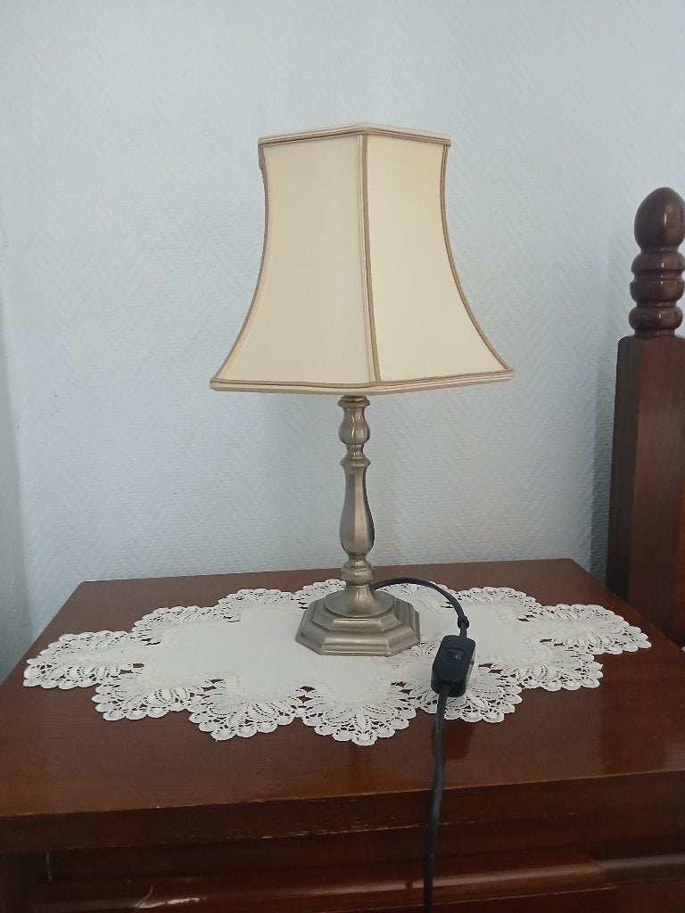 2 lampes de chevet pieds en étain Abat-jour hexagonal, Maison & Meubles, Lampe de table, Comme neuf, Enlèvement, Autres matériaux