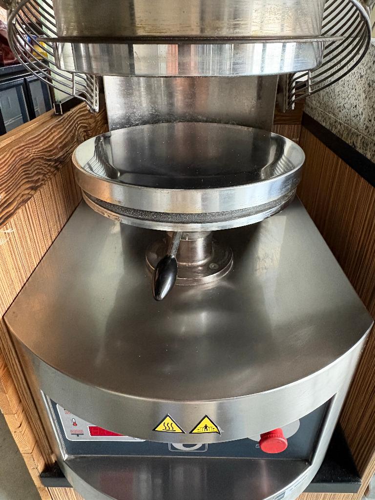 Professionele pizza deegpers van Cuppone – model PZF/30DS, Enlèvement, Utilisé, Autres types