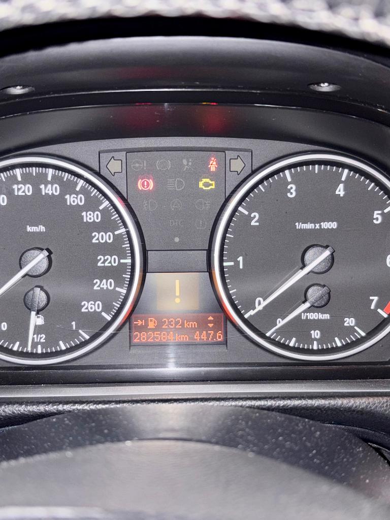 BMW Série 3 – 2007 – Essence – À réparer ou pour pièces, Auto's, Euro 5, Parkeersensor, Overige kleuren, Particulier
