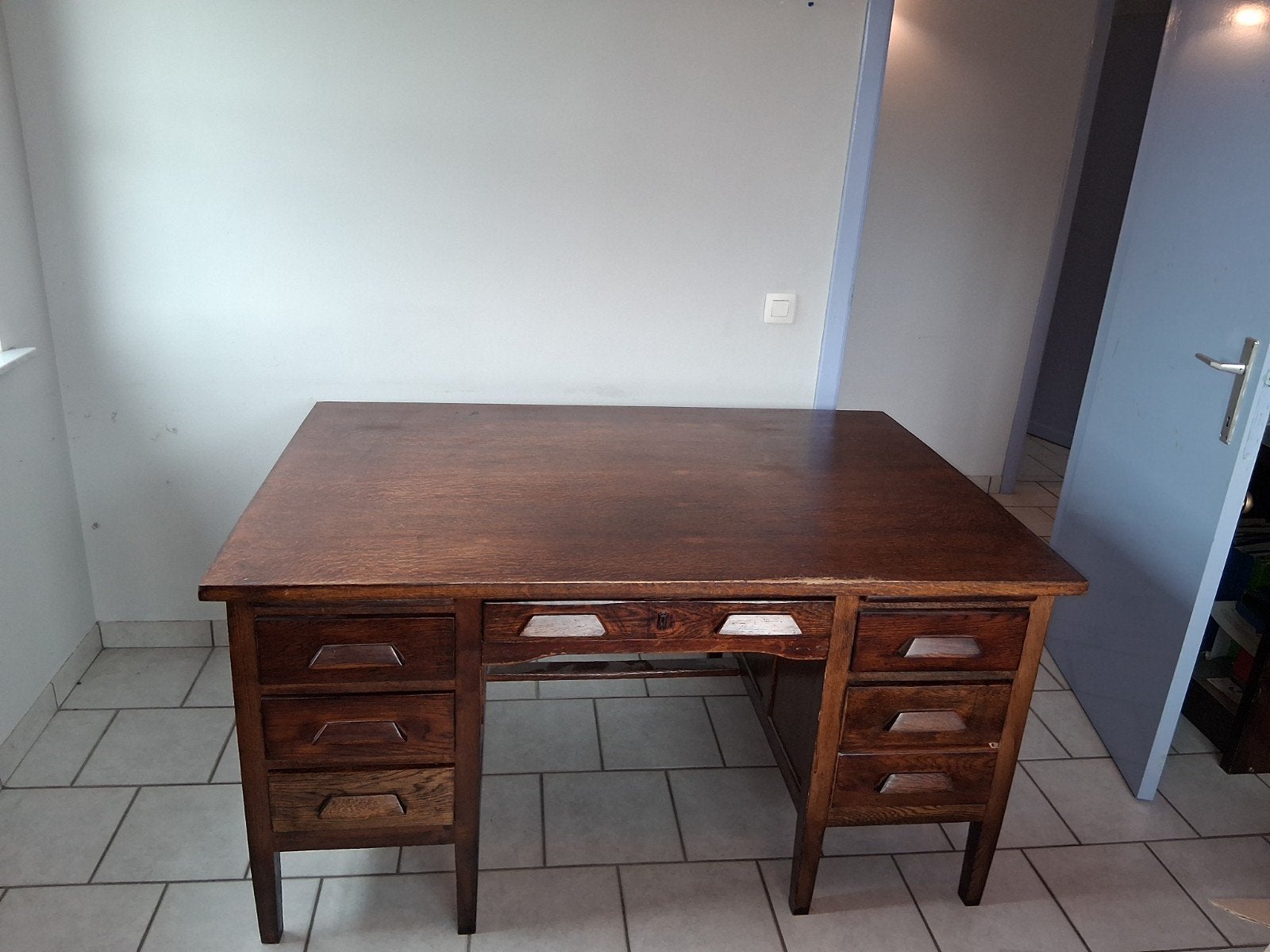 oude robuuste bureautafel, Huis en Inrichting, Ophalen