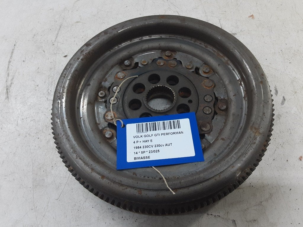VOLANT MOTEUR BI-MASSE Volkswagen Golf VII (AUA) (06K?), Volkswagen, Mevr. I. Hauben, Utilisé, Rue de l'Espoir 34 34
4030  GRIVEGNÉE, BE