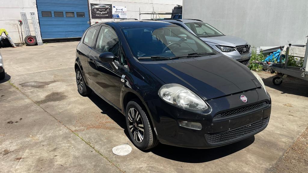 Fiat Punto Evo 154,603 km Essence Euro 6 -accidente, 1242 cm³, Achat, Euro 6, Entreprise