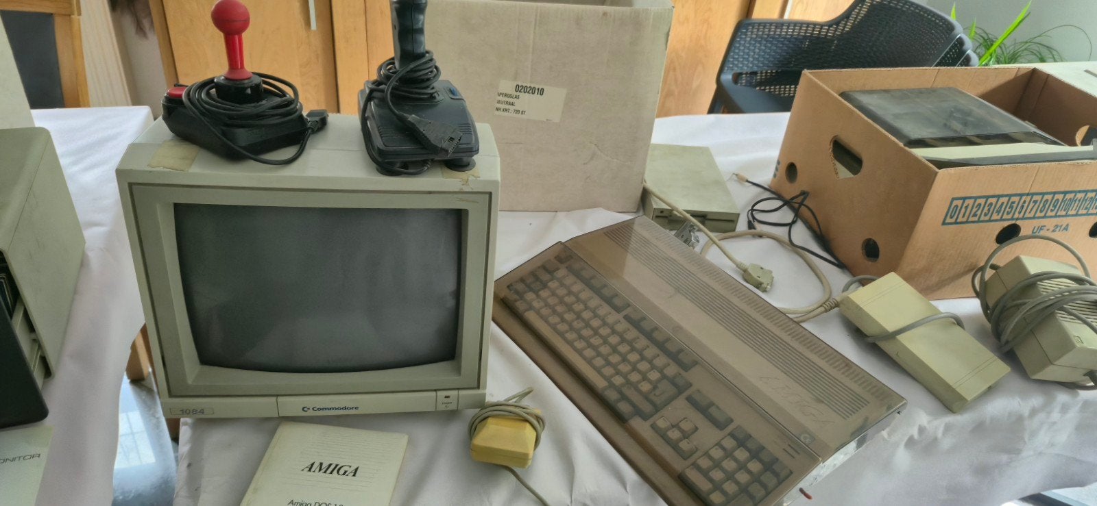 Ordinateur amiga avec plus de 3000 jeux., Enlèvement ou Envoi