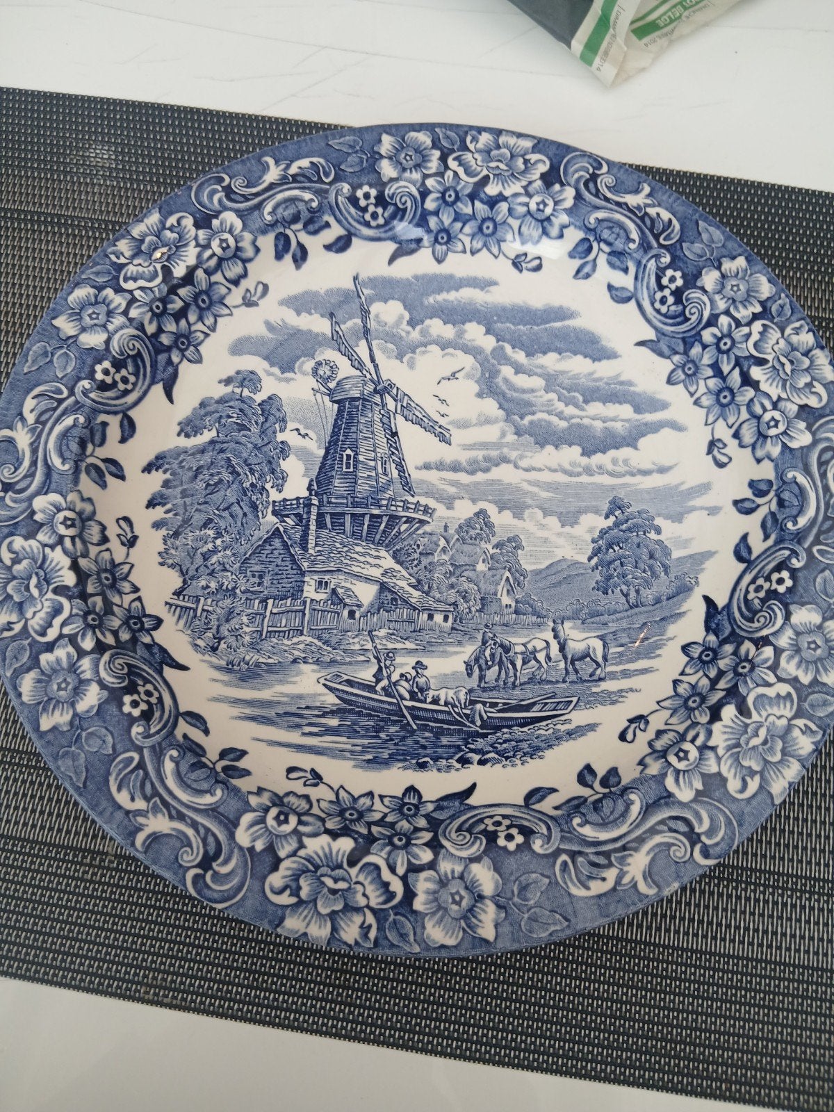 assiette en faïence, Antiquités & Art, Enlèvement