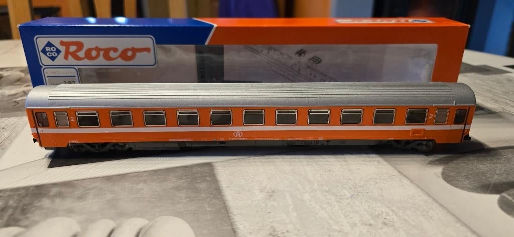 Lots de wagons voyageurs HO roco et euroscale, Ophalen, Wisselstroom, Roco, Nieuw