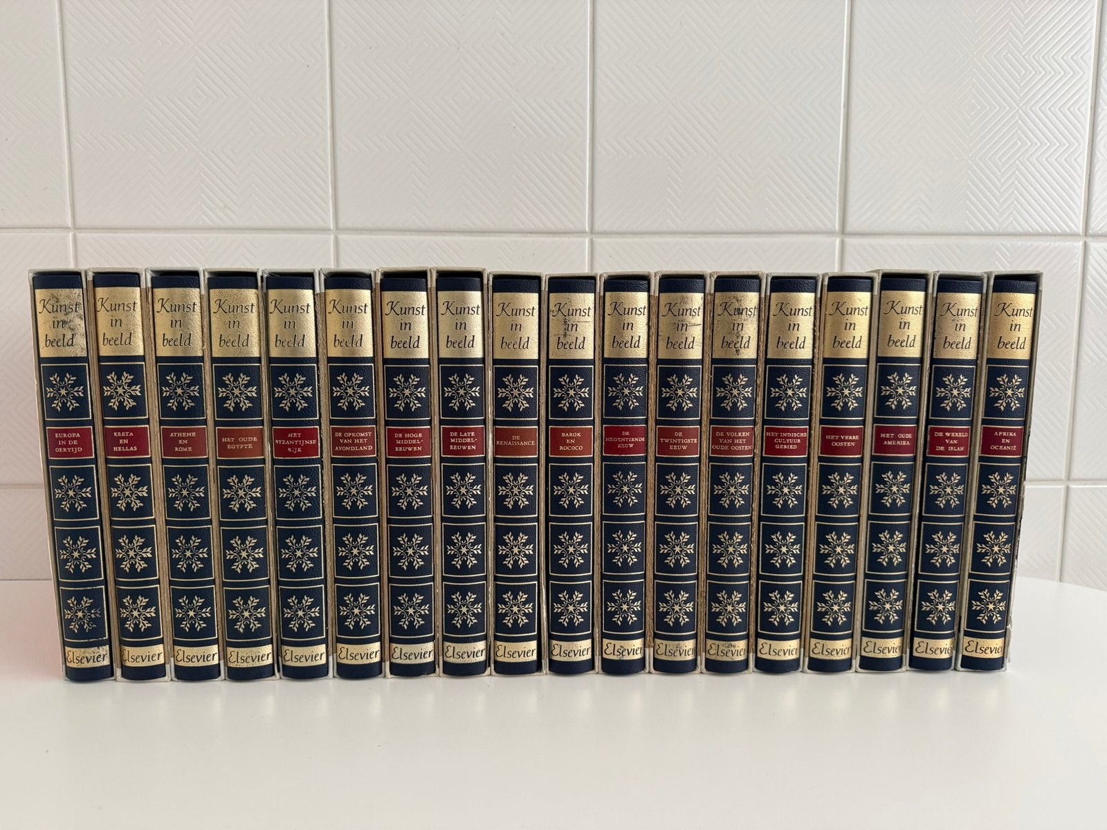 18-delige Boekenreeks ‘Kunst in Beeld’ (Elsevier Amsterdam), Boeken, Ophalen, Zo goed als nieuw, Schilder- en Tekenkunst