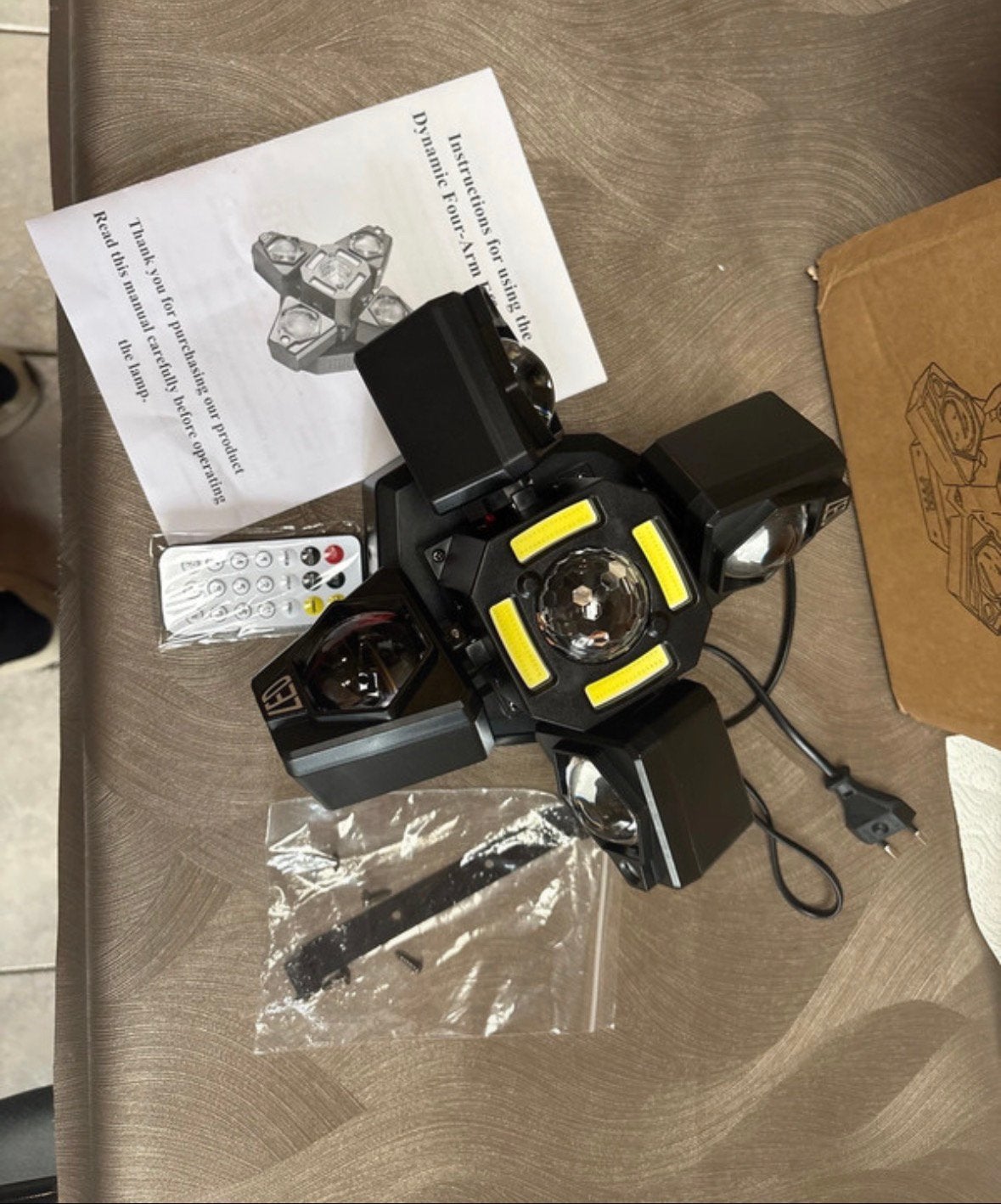Dynamic four arm effect light, Musique & Instruments, Effets, Envoi, Neuf
