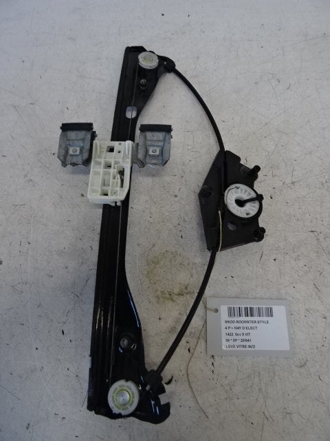 VITRE MECANISME AVANT DROIT Skoda Roomster (5J), Utilisé, Info@skoda-auto.de, Skoda, Max-Planck-Straße  3-5
64331  Weiterstadt, DE
