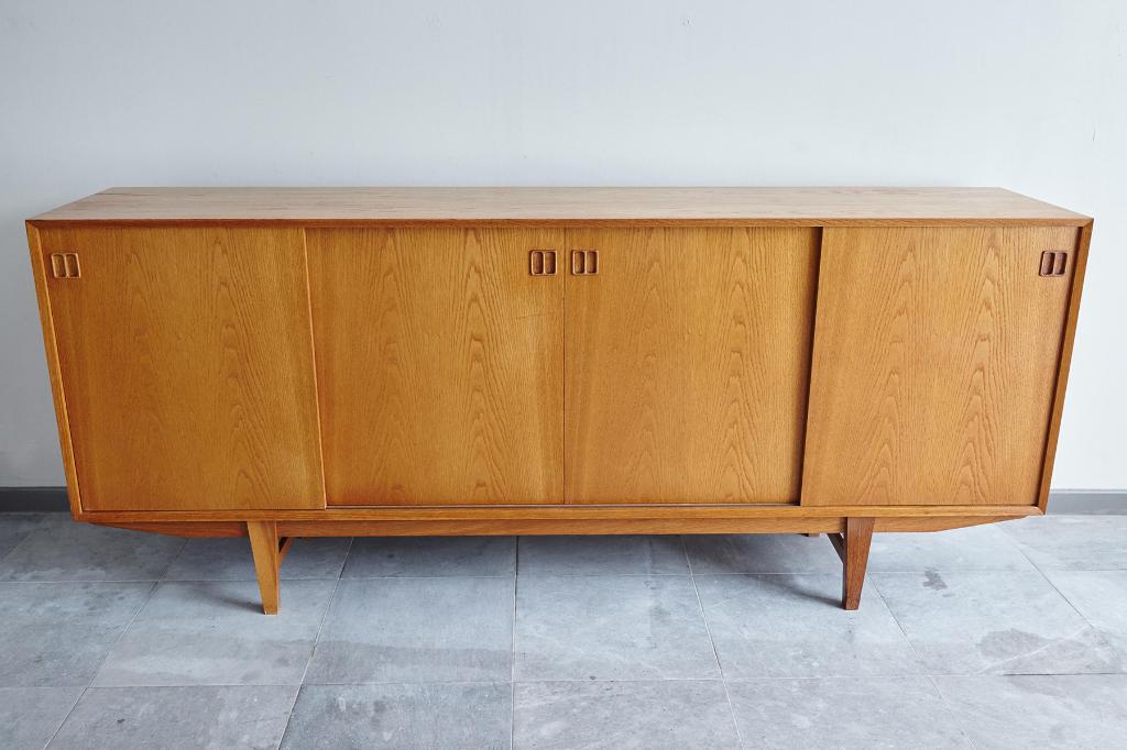 Mid-century eiken dressoir – Scandinavisch design (200 cm), Gebruikt, 200 cm of meer, 25 tot 50 cm, Met deur(en)