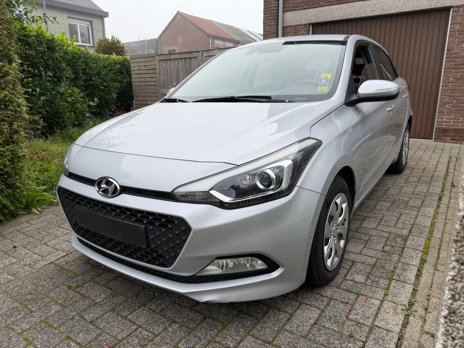 Hyundai I20 / Diesel / Euro 6 / 116.000 km, Autos, Argent ou Gris, Achat, Boîte manuelle, Noir