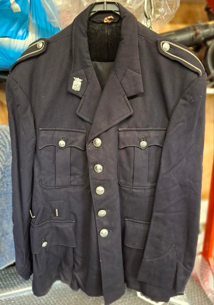 Veldwachter uniform, Ophalen