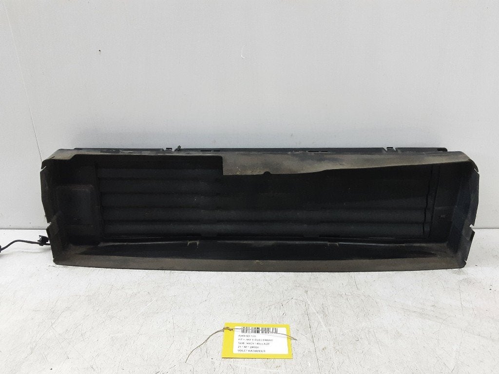 RADIATEUR GRILL Audi Q3 (F3B) (01-2018/06-2021) (83A121223), Auto-Union-Straße  1,
85057  Ingolstadt, DE, Info@audi.de, Audi, Utilisé