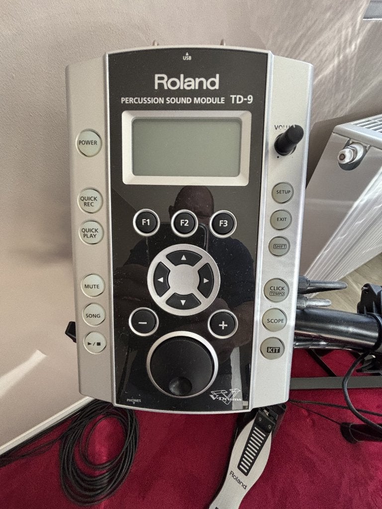 Roland Drum TD9 met 1 Woofer, 2 Boxen 2 steunen,  kruk, Mat, Muziek en Instrumenten, Ophalen, Zo goed als nieuw, Roland, Elektronisch