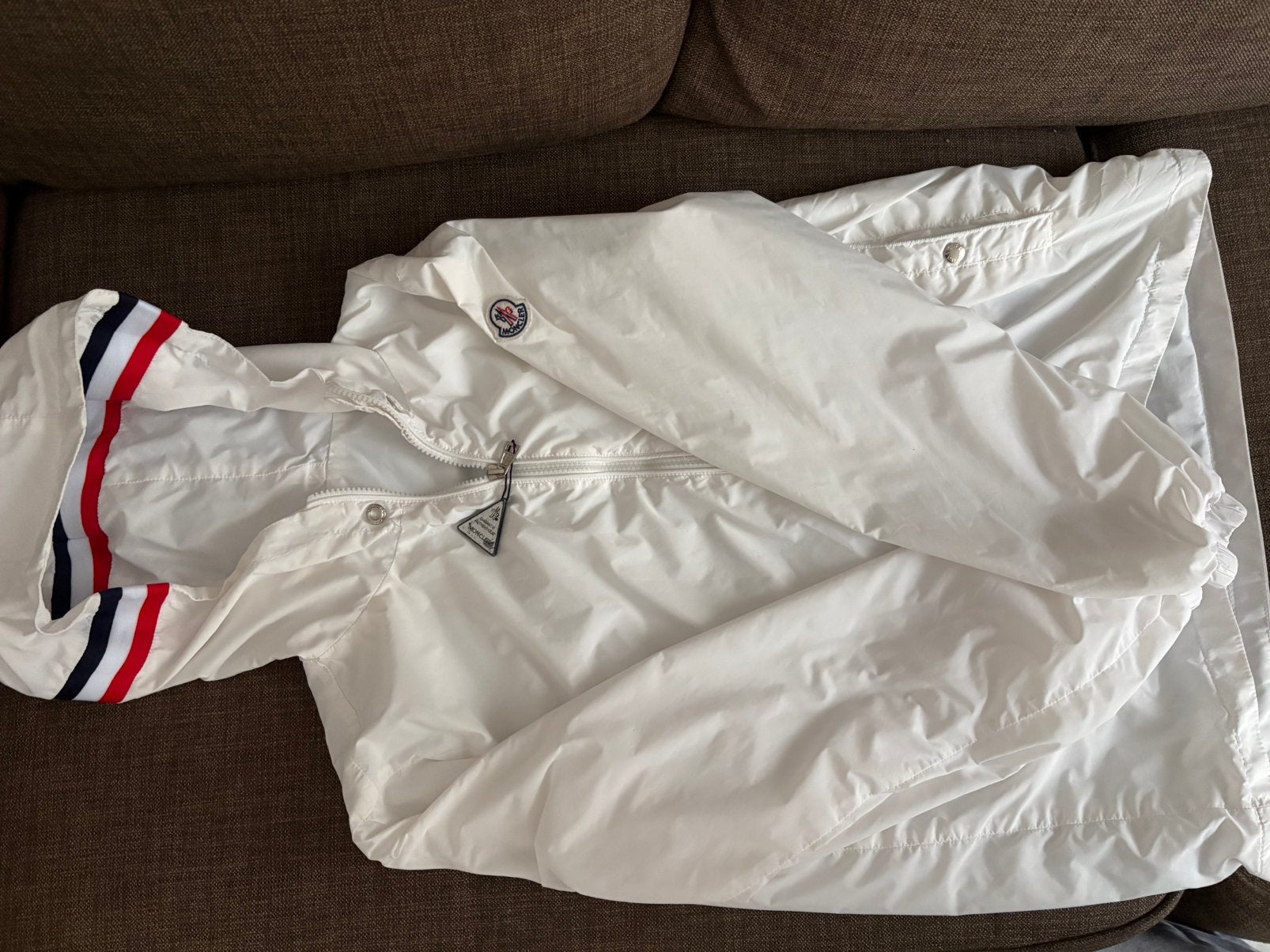 Witte Moncler jas, Verzenden, Zo goed als nieuw, Maat 46 (S) of kleiner, Wit