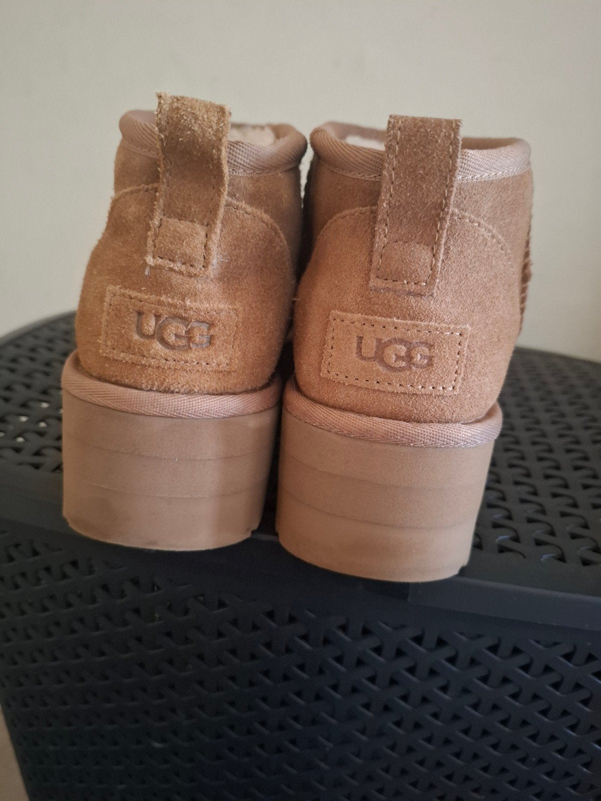 ugg, Ophalen