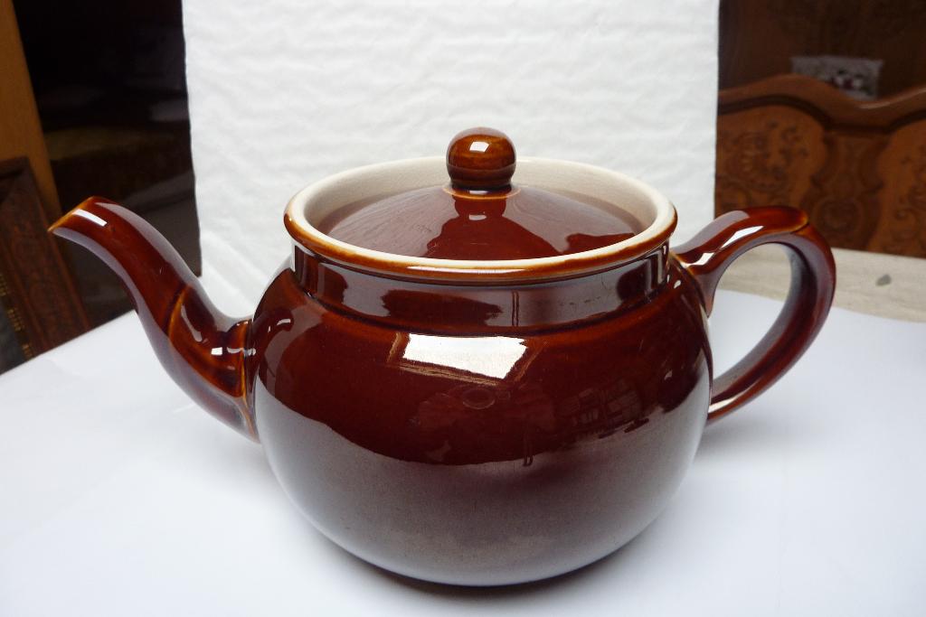 2 bruine thee potten Villeroy & Bosch, Ophalen, Gebruikt