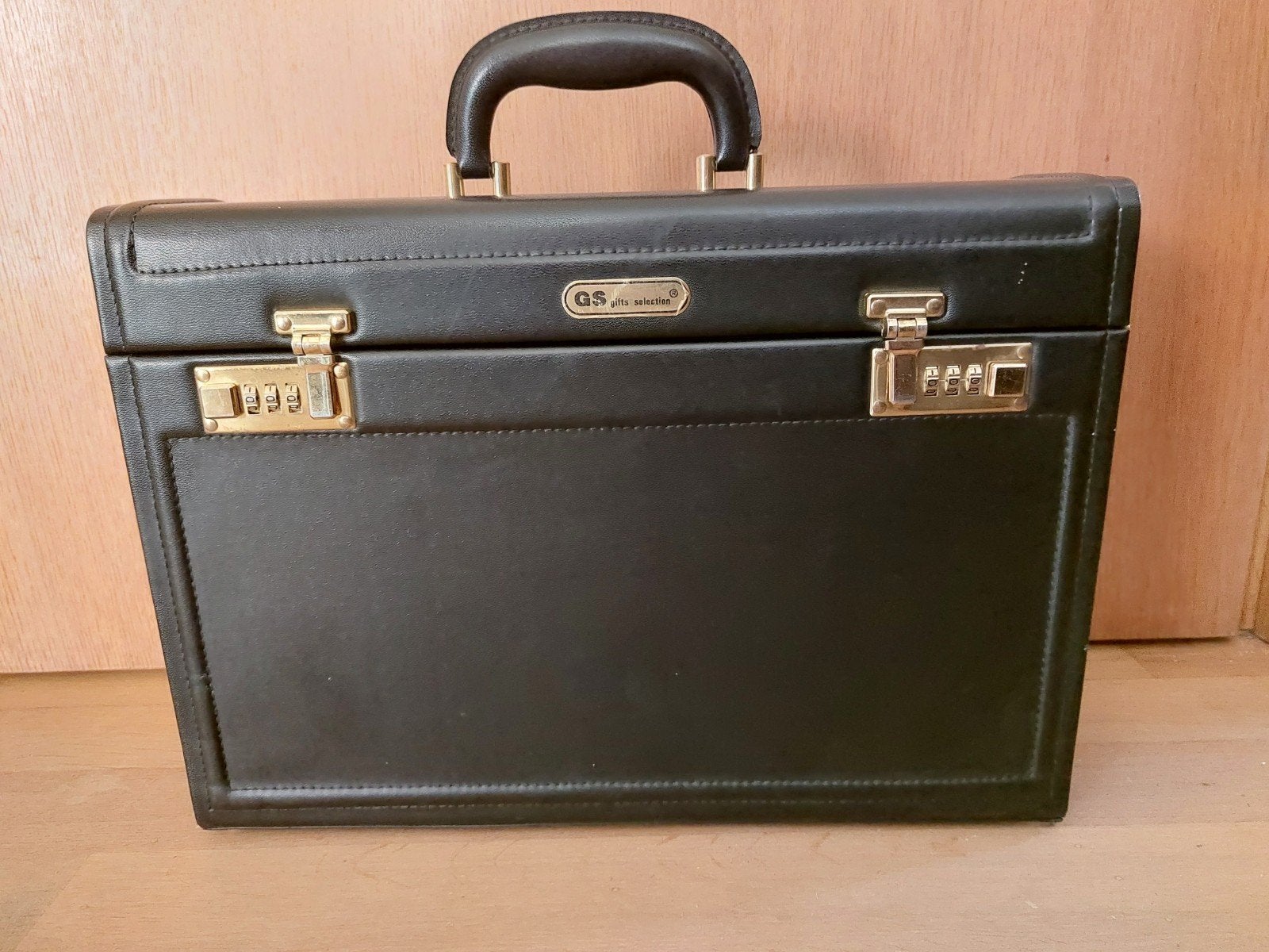 mallette, Enlèvement ou Envoi, Noir