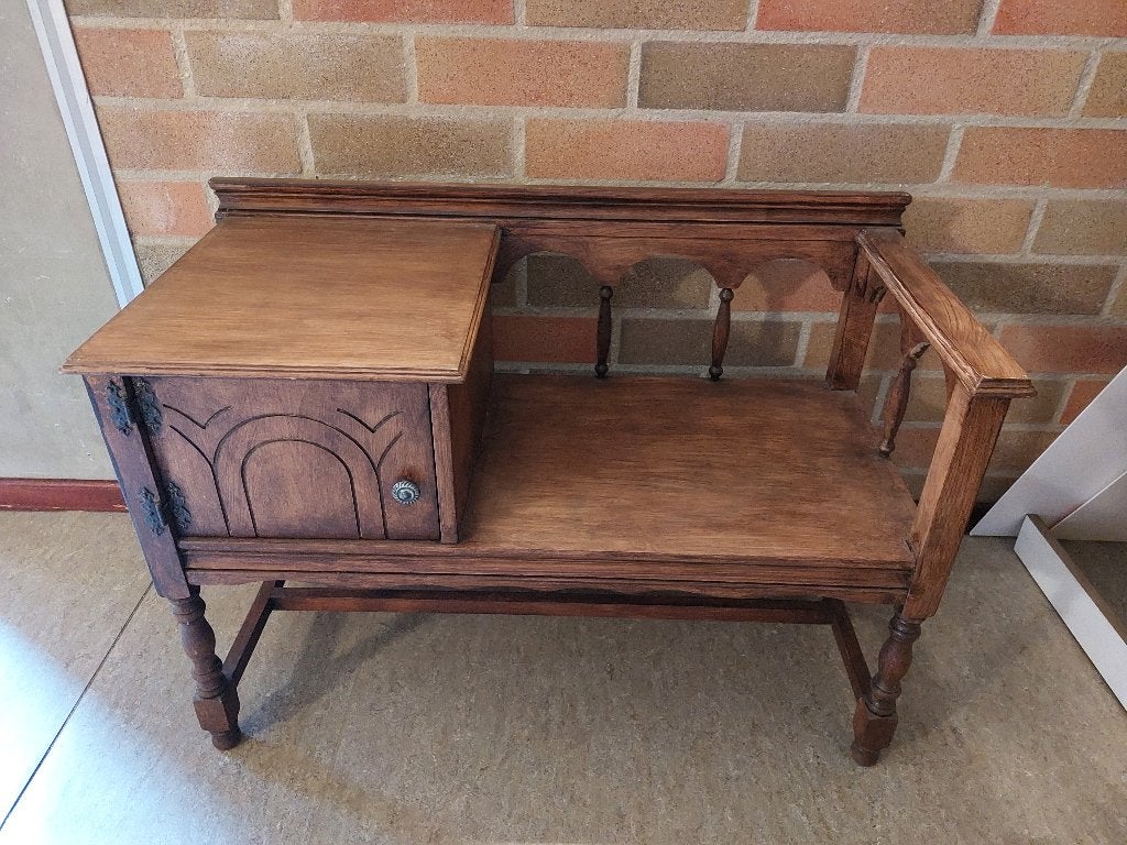 Oud telefoon bankje/tafel, Ophalen