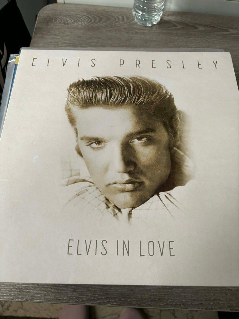 Elvis lp, Elvis in love, van het MCPS label., Ophalen of Verzenden, Zo goed als nieuw, Rock-'n-Roll, 12 inch