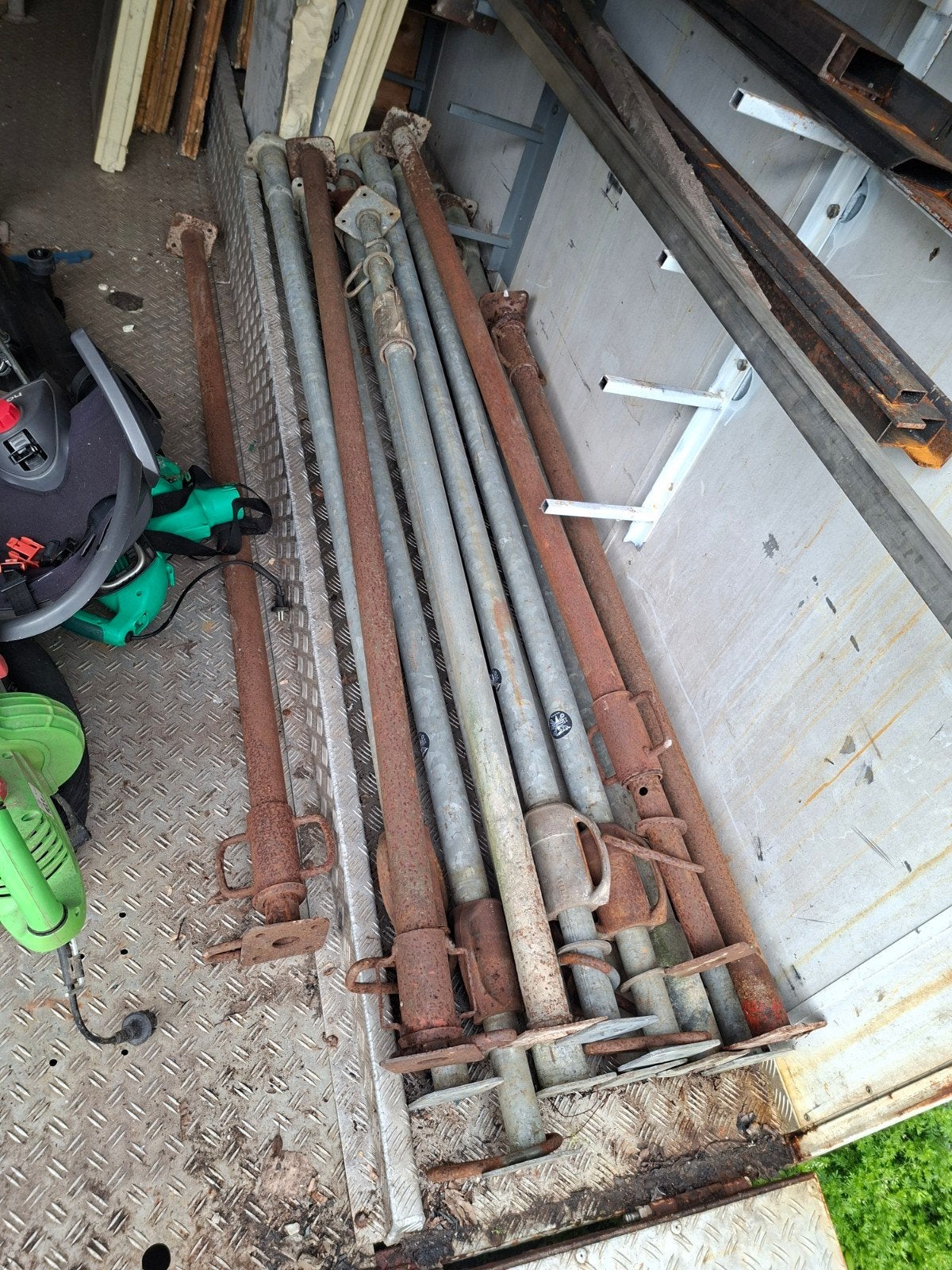 12 draai schoren / studden, Bricolage & Construction, Échafaudages, Enlèvement